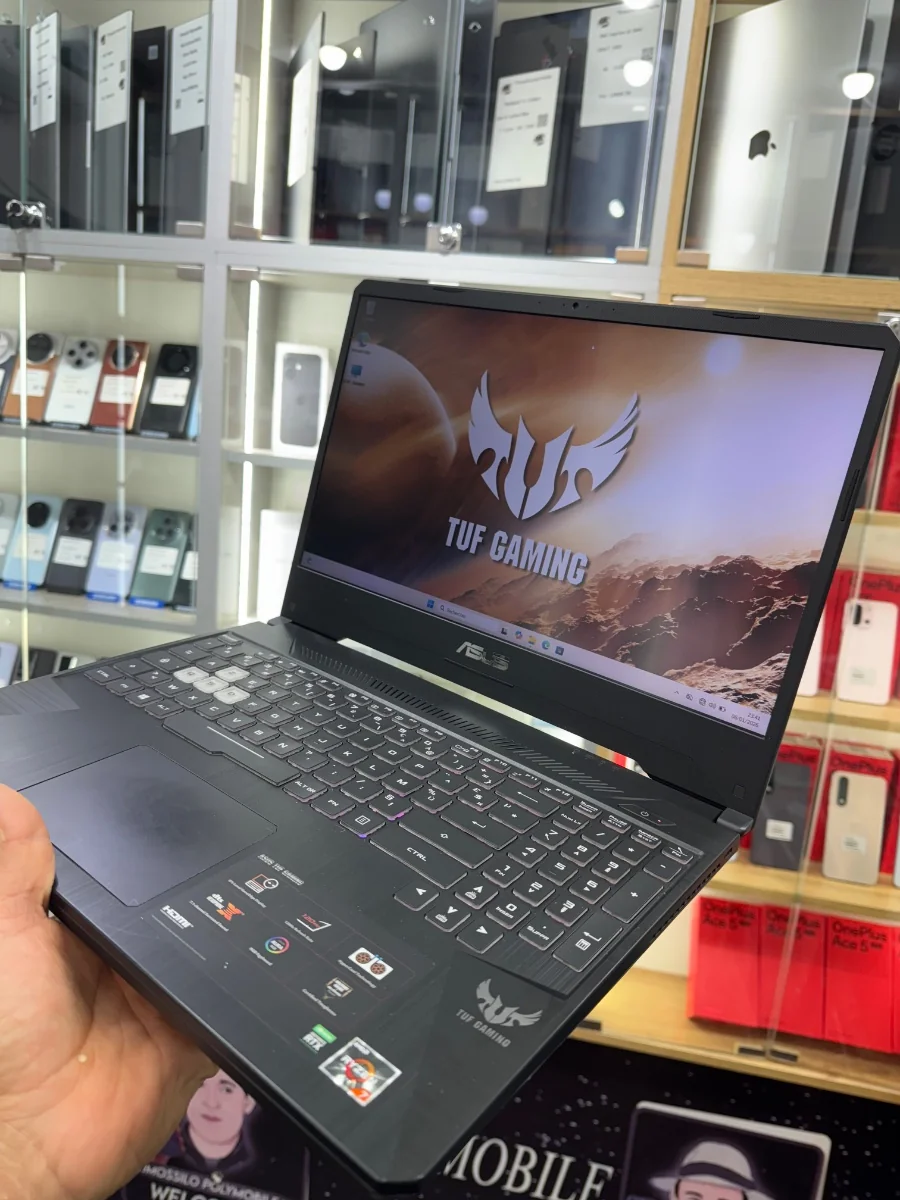 Asus  Tuf   Gaming  15 ( RTX 2060)