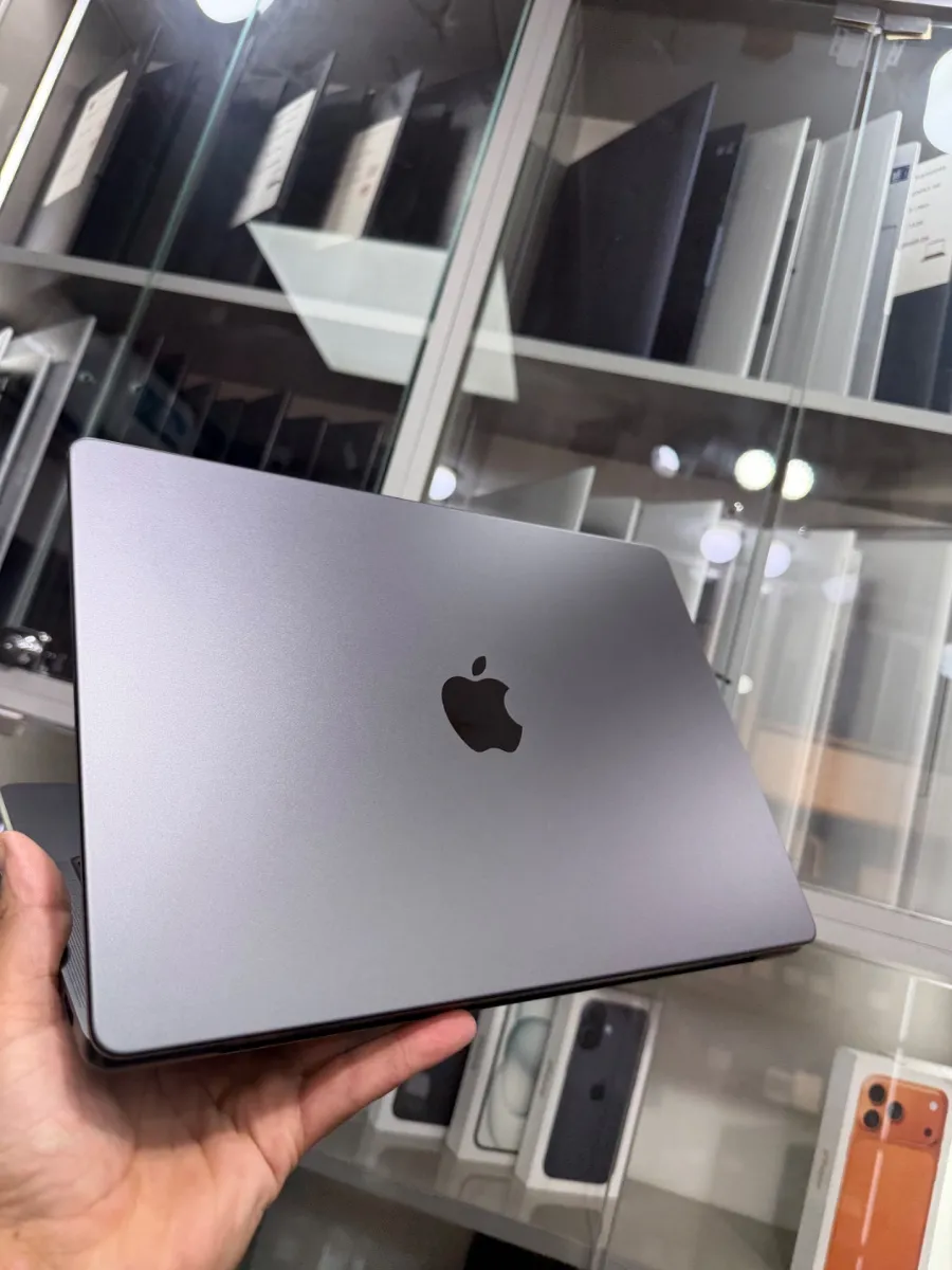 MacBook Pro M5 Pro ( 2 T )