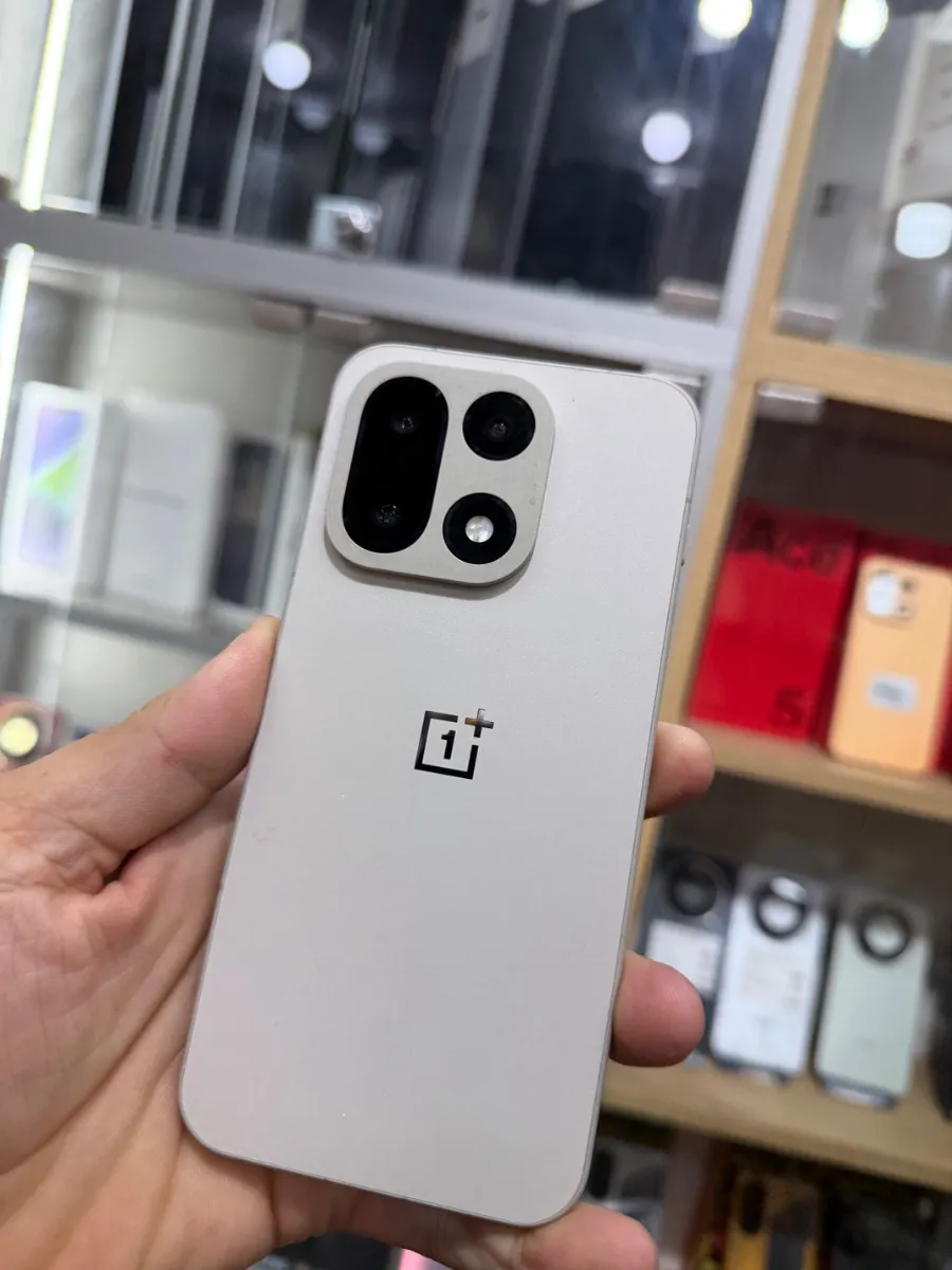 One plus 15 ( 16G / 512G )