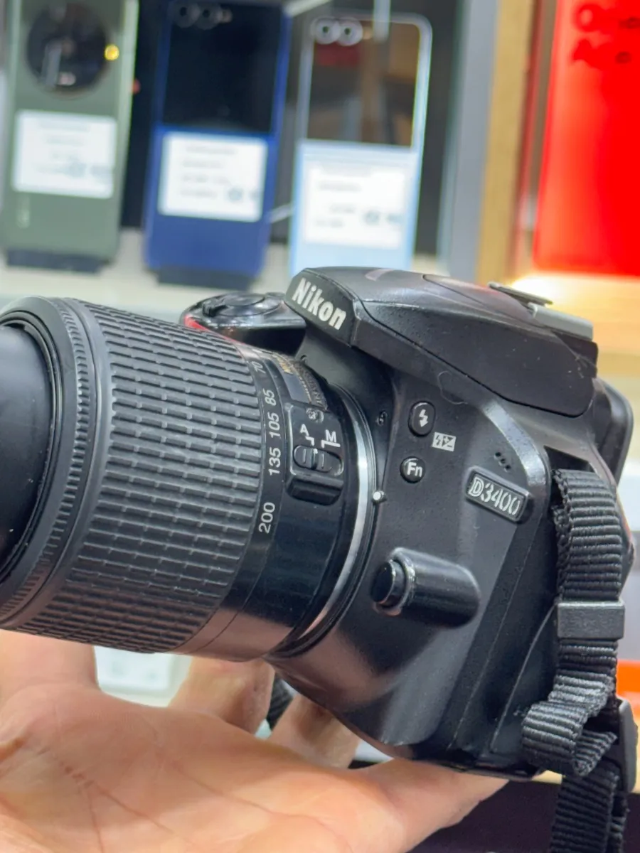 Nikon D 3400