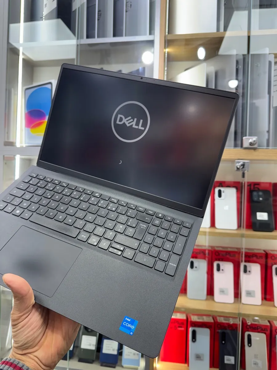 Dell  vostro  15    i5-1135G7 