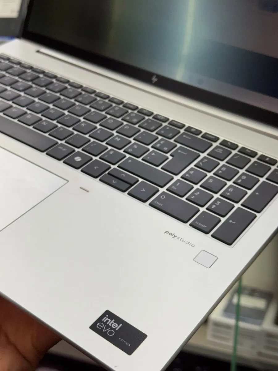 HP ELITE BOOK  860  G11    Ultra 7