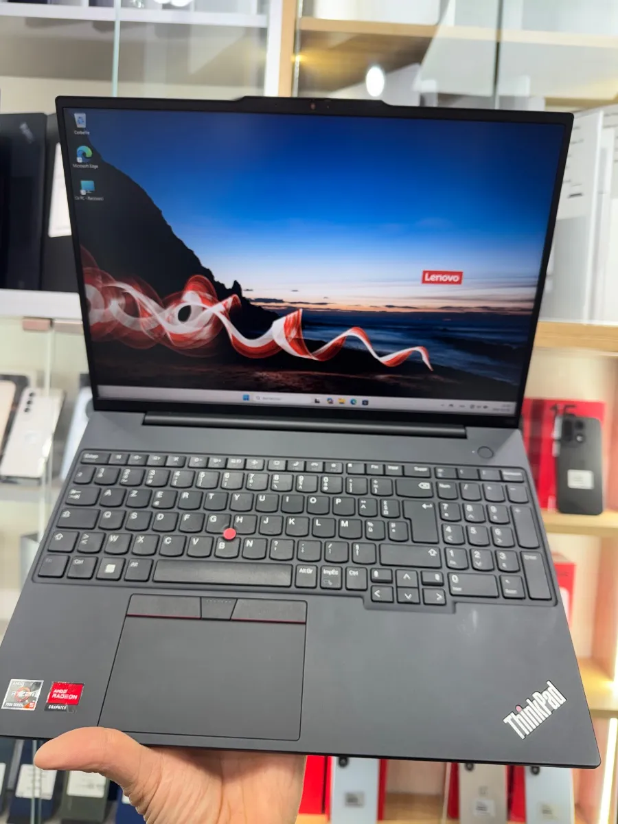 Lenovo E 16  GEN 1   Ryzen 5 7530U