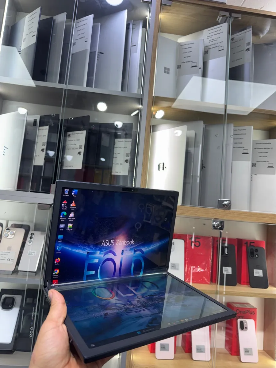 ASUS Zenbook 17 Fold OLED