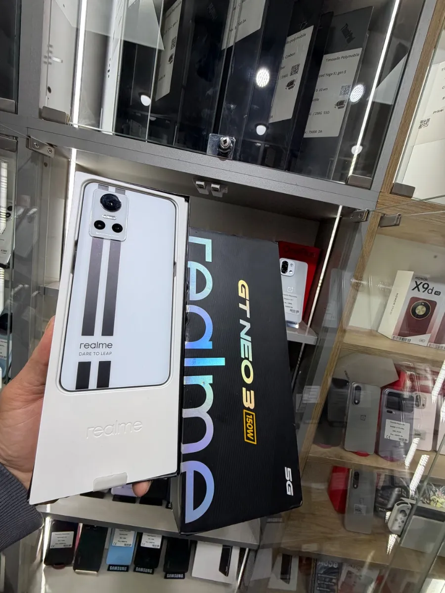 Realme GT NEO 3    ( 150 W )