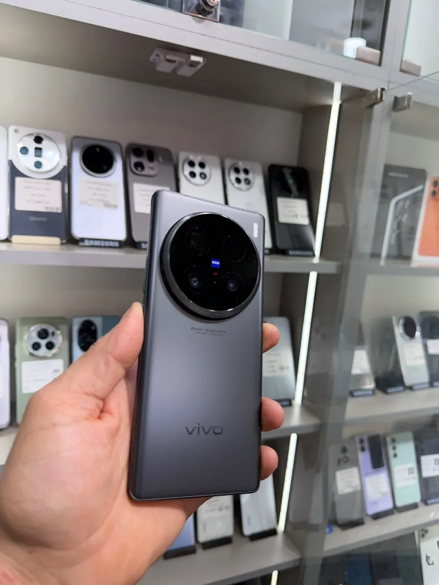 Vivo X 100 ULTRA 