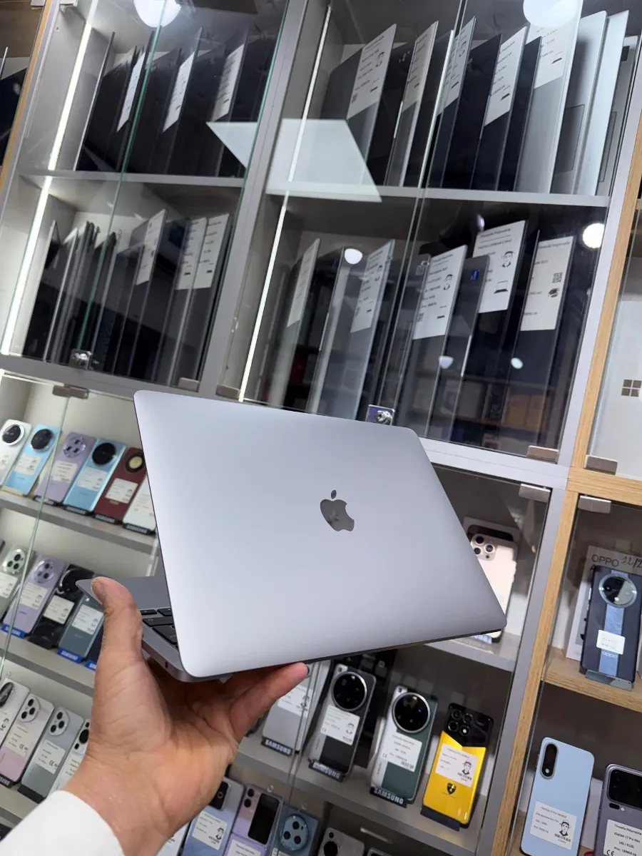 MacBook Air M 1 ( 2020 ) 
