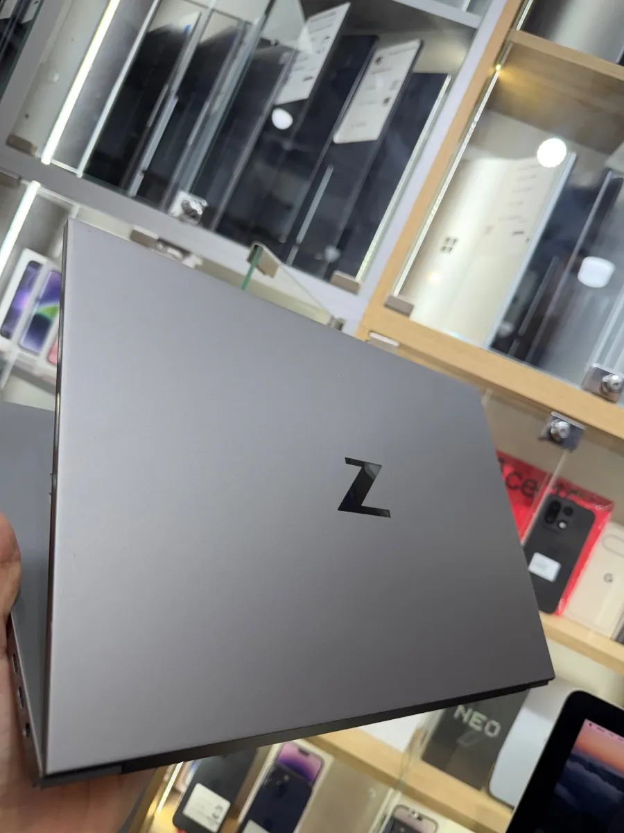 HP Z BOOK STUDIO G8