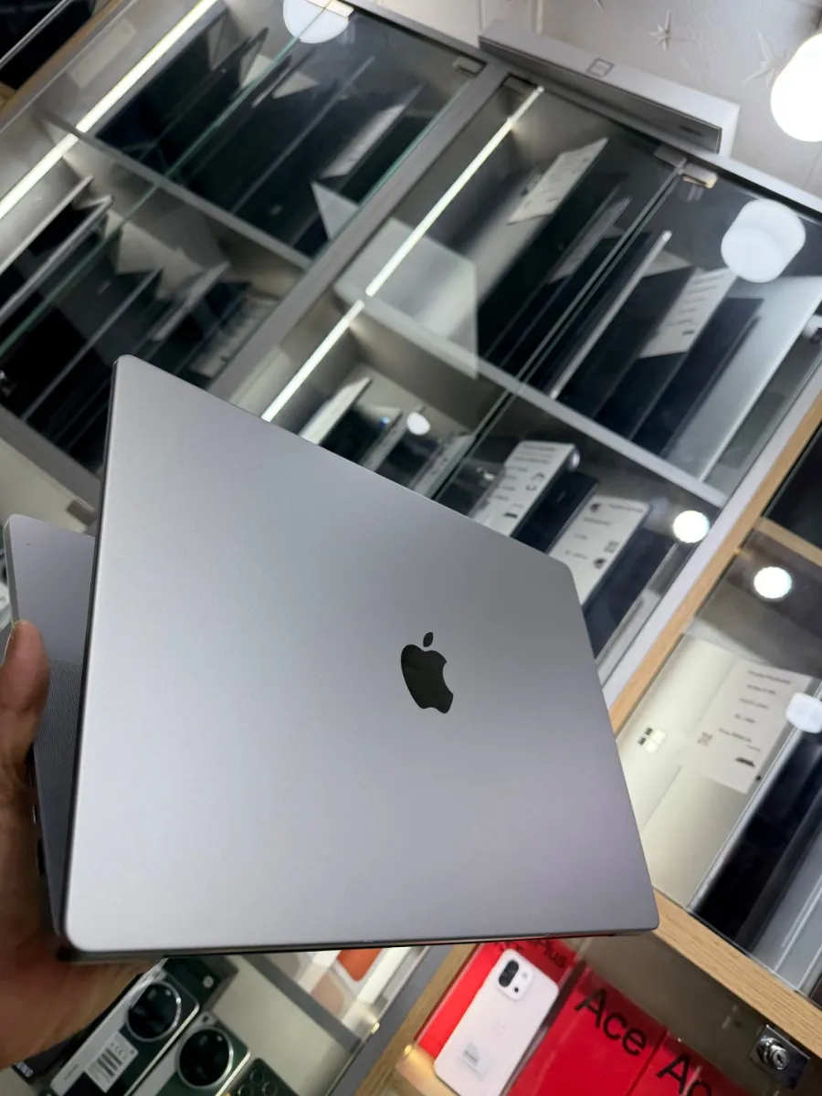 MacBook PRO M1 PRO ( 16 inch )