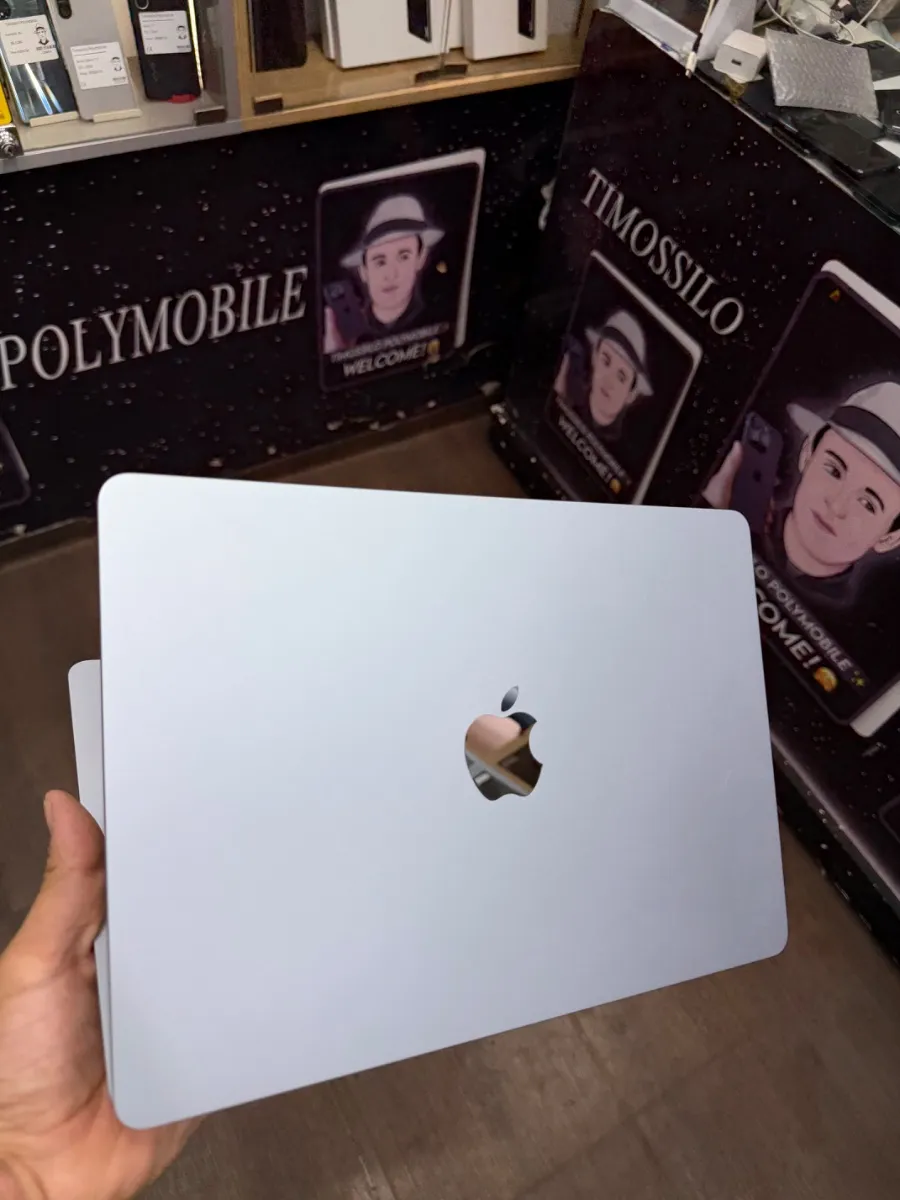 MacBook Air M 5 ( 15.6 )