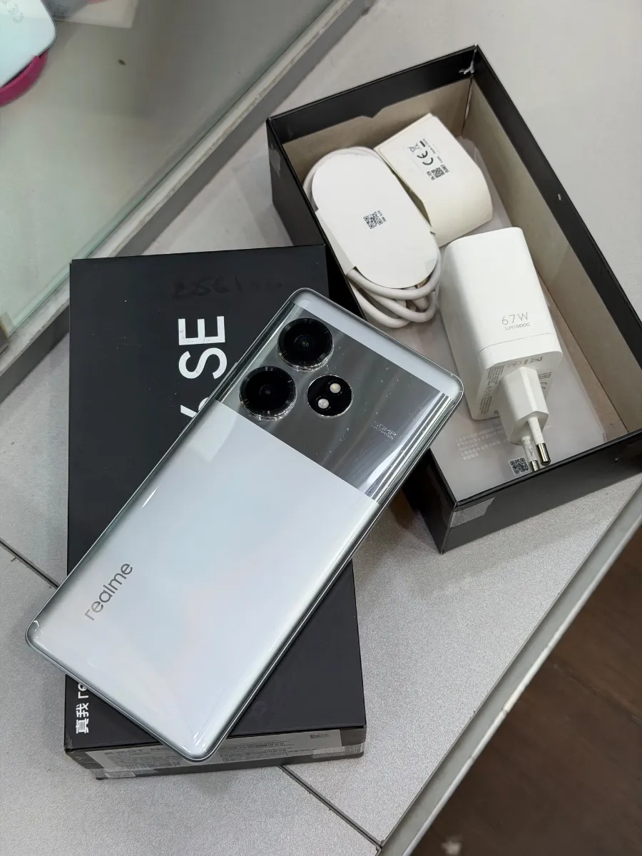 Realme GT NEO 6  SE